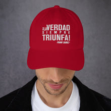 Cargar imagen en el visor de la galería, MetabolismoTV Arándano Gorra ¡La Verdad SIEMPRE Triunfa! - Versión 2